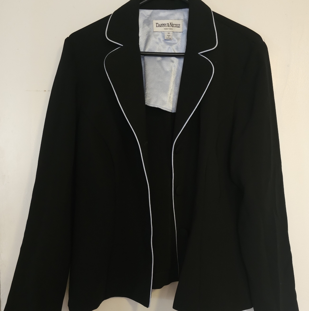 Danny & Nicole Black Tailored Blazer with Notched Lapels